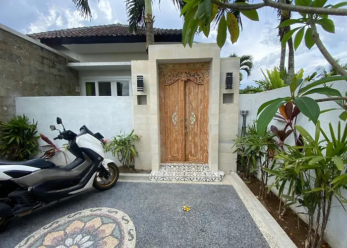The Loyik Jungle View Villa